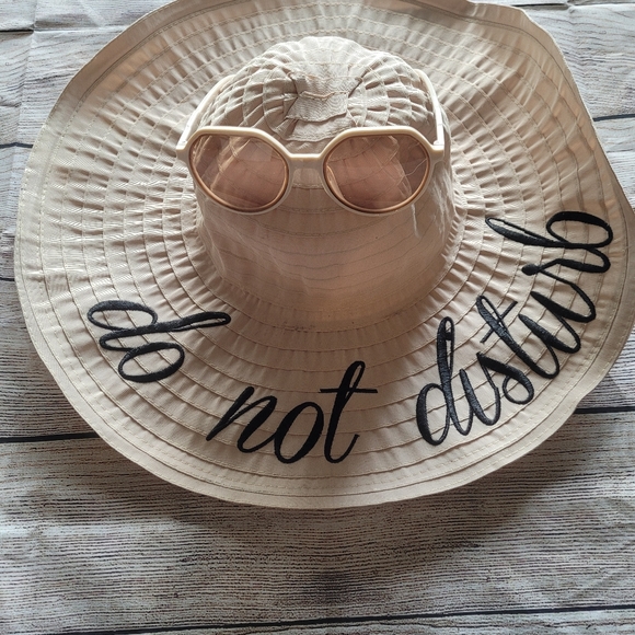 Last 1❗️Retro Tan & Brown Sunglasses ✨️ - Picture 13 of 13